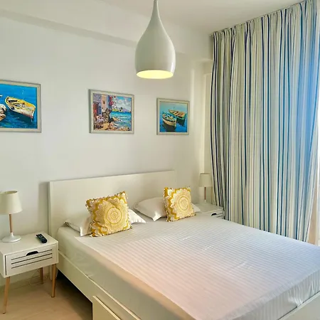 Aquamarine Summerland Apartment