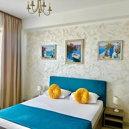 Aquamarine Summerland Apartment *